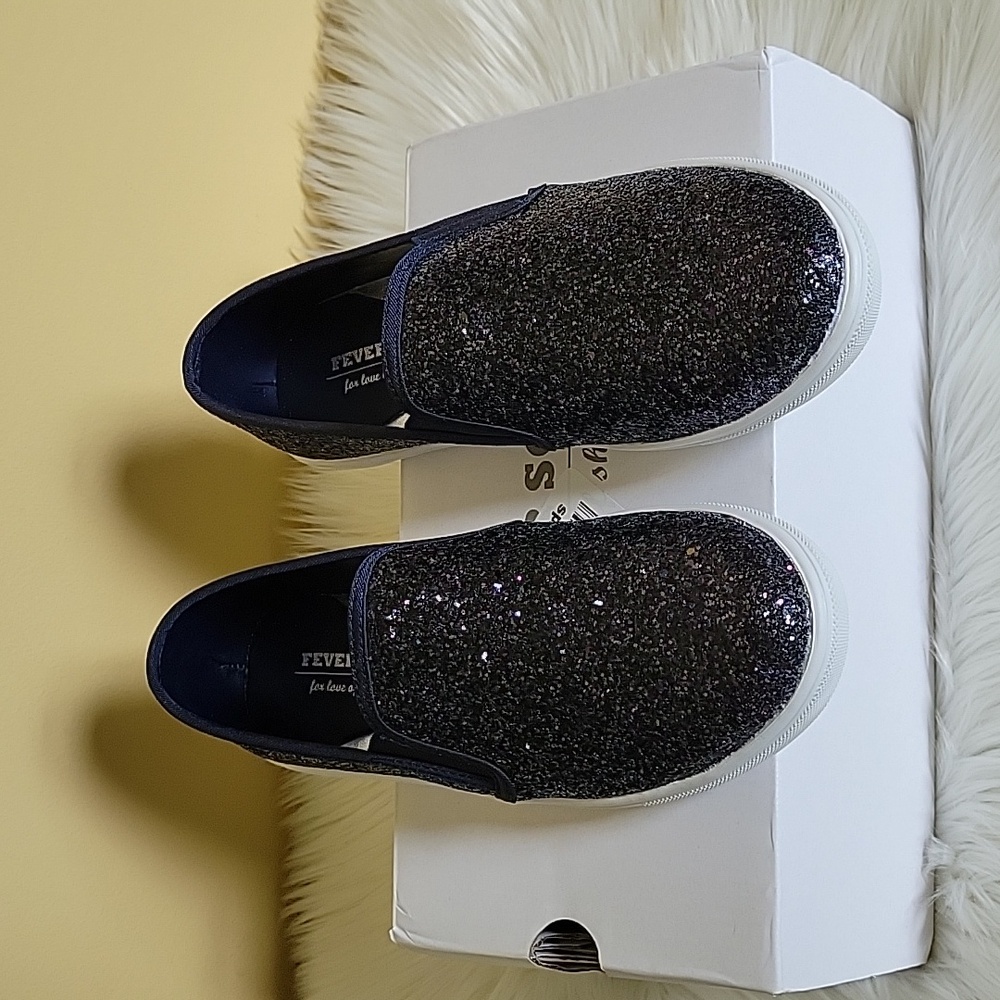 NWT Fever Sole Navy Sequined Shoes